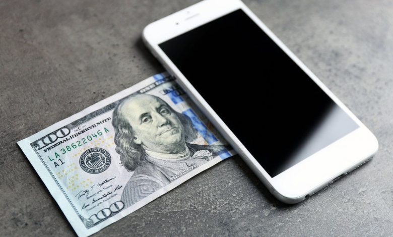2.4 میلیارد تومان، سود دولت از عوارض گمرکی تلفن همراه در یک ماه
