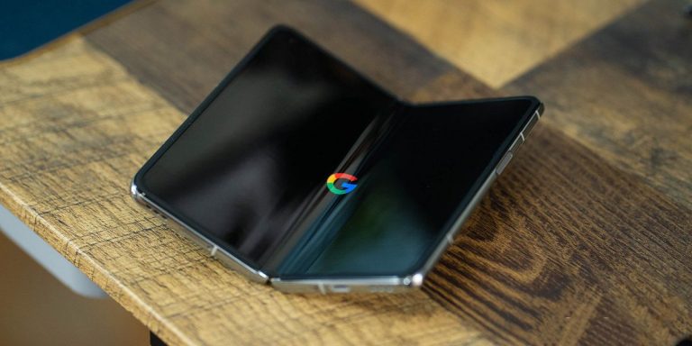 احتمال عرضه گوشی تاشو گوگل با نام «پیکسل نوت‌پد» و قیمتی ارزان‌تر از گلکسی زد فولد