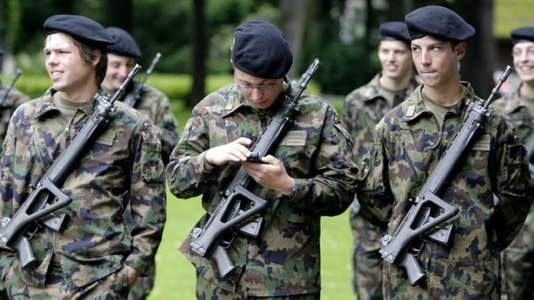 ارتش سوئیس استفاده از واتساپ، سیگنال و تلگرام را ممنوع کرد