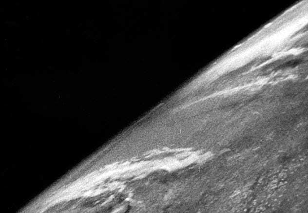 اولین عکس از فضا