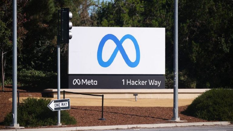 الزام زدن دُز سوم واکسن کرونا برای کارکنان «متا»