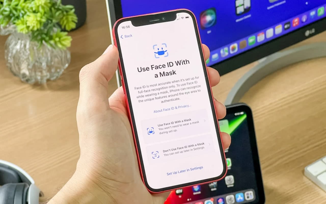اپل در iOS 15.4 قابلیت استفاده از Face ID با وجود ماسک را فراهم می‌کند