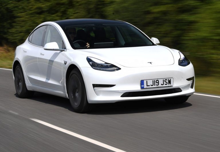 تسلا مدل 3 رکورد فروش خودروهای برقی در اروپا را شکست؛ بالاتر از بنز سی کلاس و بی ام و سری سه