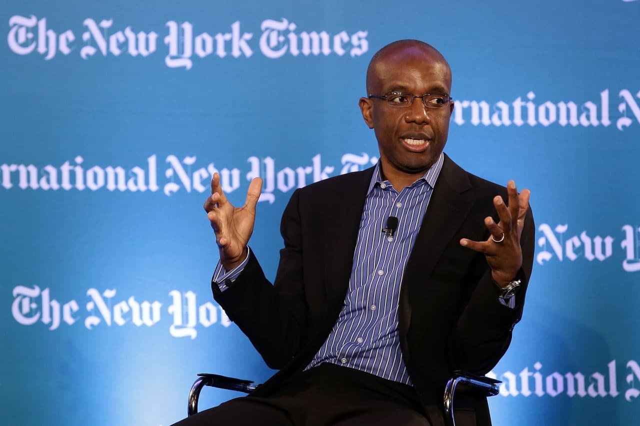 تلاش برای کاهش انتقادها: مدیر جدید گوگل تاثیر فناوری بر جامعه را بررسی می‌کند