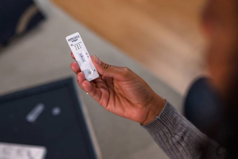 توسعه تست کرونا مبتنی بر دوربین گوشی‌های هوشمند که دقتی اندازه آزمایش PCR دارد