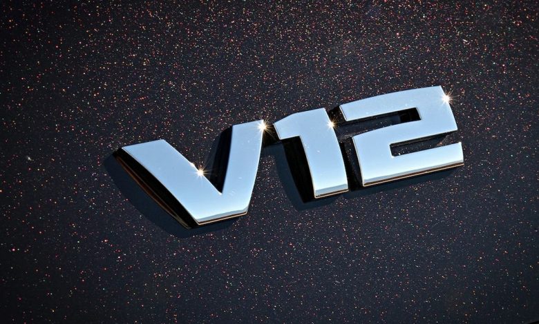 خداحافظی بی ام و با موتورهای V-12؛ پایان عصر تولید بالانس‌ ترین پیشرانه جهان