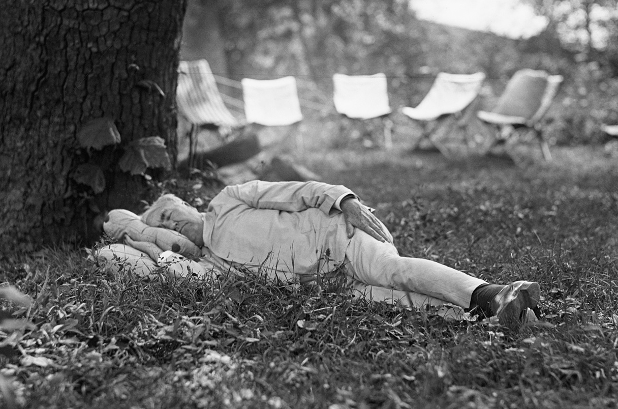 Edison was right: Waking up right after drifting off to sleep can boost  creativity | Science | AAAS