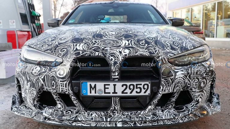 خودروی BMW M ۴ CSL بالاخره به تصویر کشیده شد