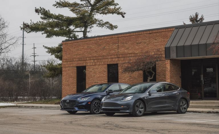 سیستم تهویه مطبوع تسلا مدل 3 چند ساعت دوام می آورد؛ مقایسه تسلا مدل 3 و هیوندای سوناتا در سرمای زمستان