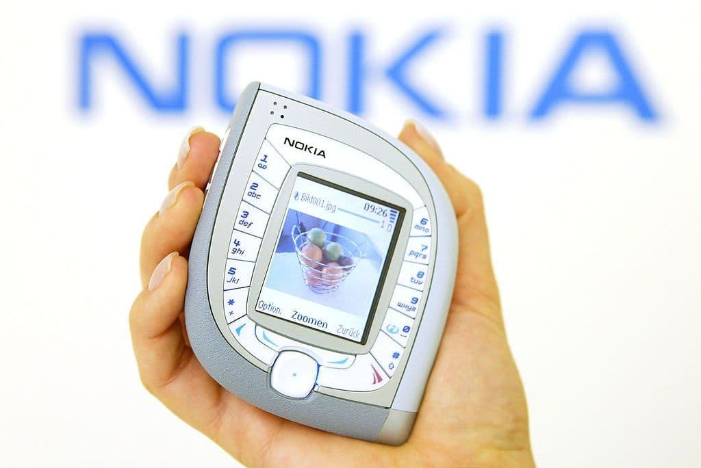 Nokia 7600 (2003)