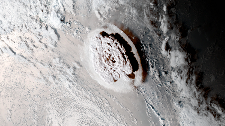 ماهواره ها چگونه در مطالعه آتشفشان ها انقلاب ایجاد کردند؟