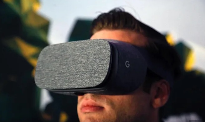 هدست واقعیت افزوده گوگل در سال ۲۰۲۴ از راه می رسد