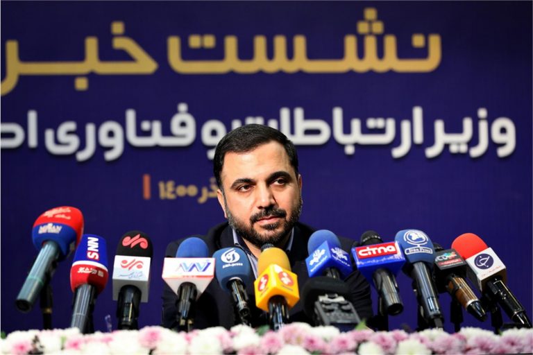 وزیر ارتباطات: پروژه احداث ۲۰ میلیون پورت فیبر نوری از اواسط بهمن کلید می‌خورد