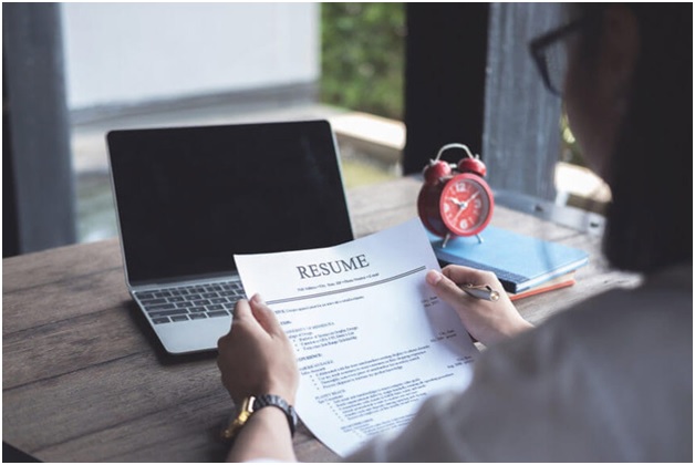 چگونه یک رزومه حرفه‌ای داشته باشیم؟
