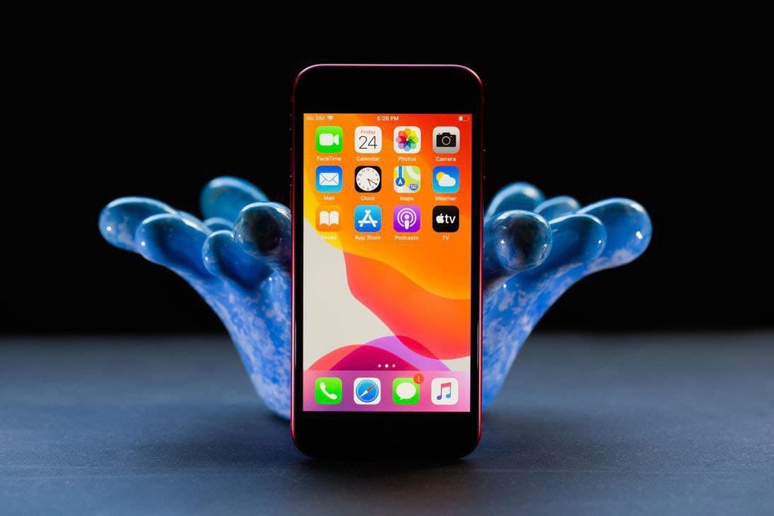 2020 iPhone SE.