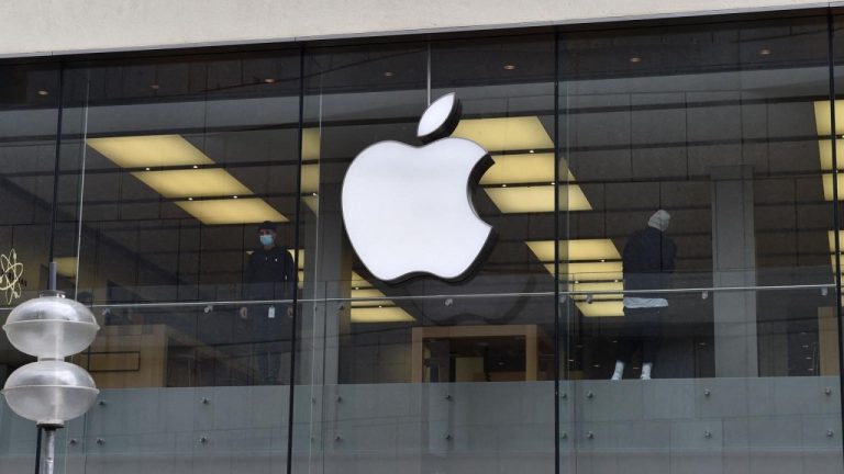 اپل تولید داک لایتنینگ خود را متوقف کرد