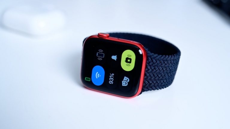 اپل واچ سری ۴ به آپدیت watchOS ۸.۴.۱ مجهز شد