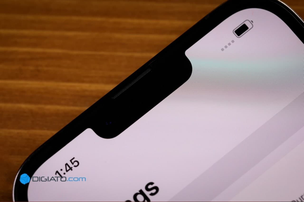 تمام مدل‌های سری آیفون 15 احتمالا به حفره درون نمایشگر مجهز می‌شوند