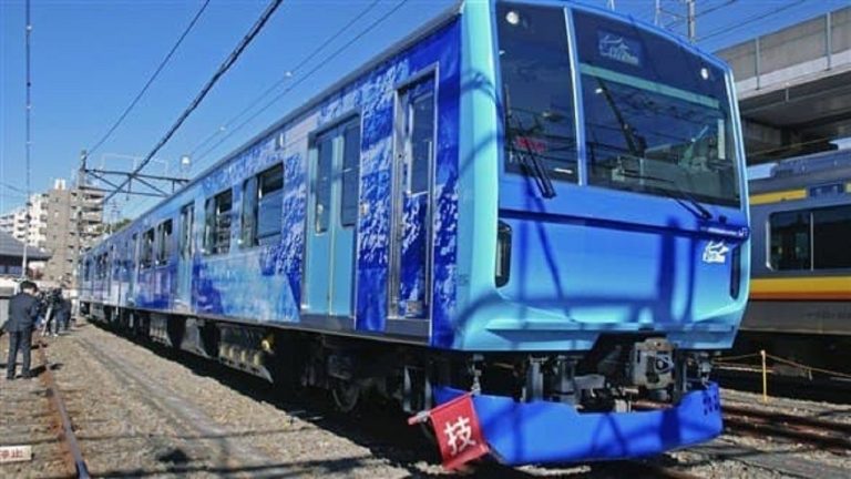 رونمایی از قطاری با سوخت هیدروژن + فیلم