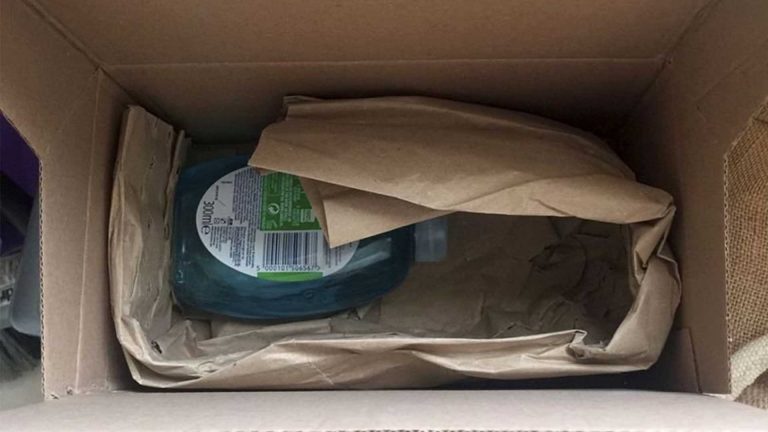 زنی در بریتانیا با سفارش آیفون 13 پرو مکس، مایع دستشویی 1 پوندی تحویل گرفت