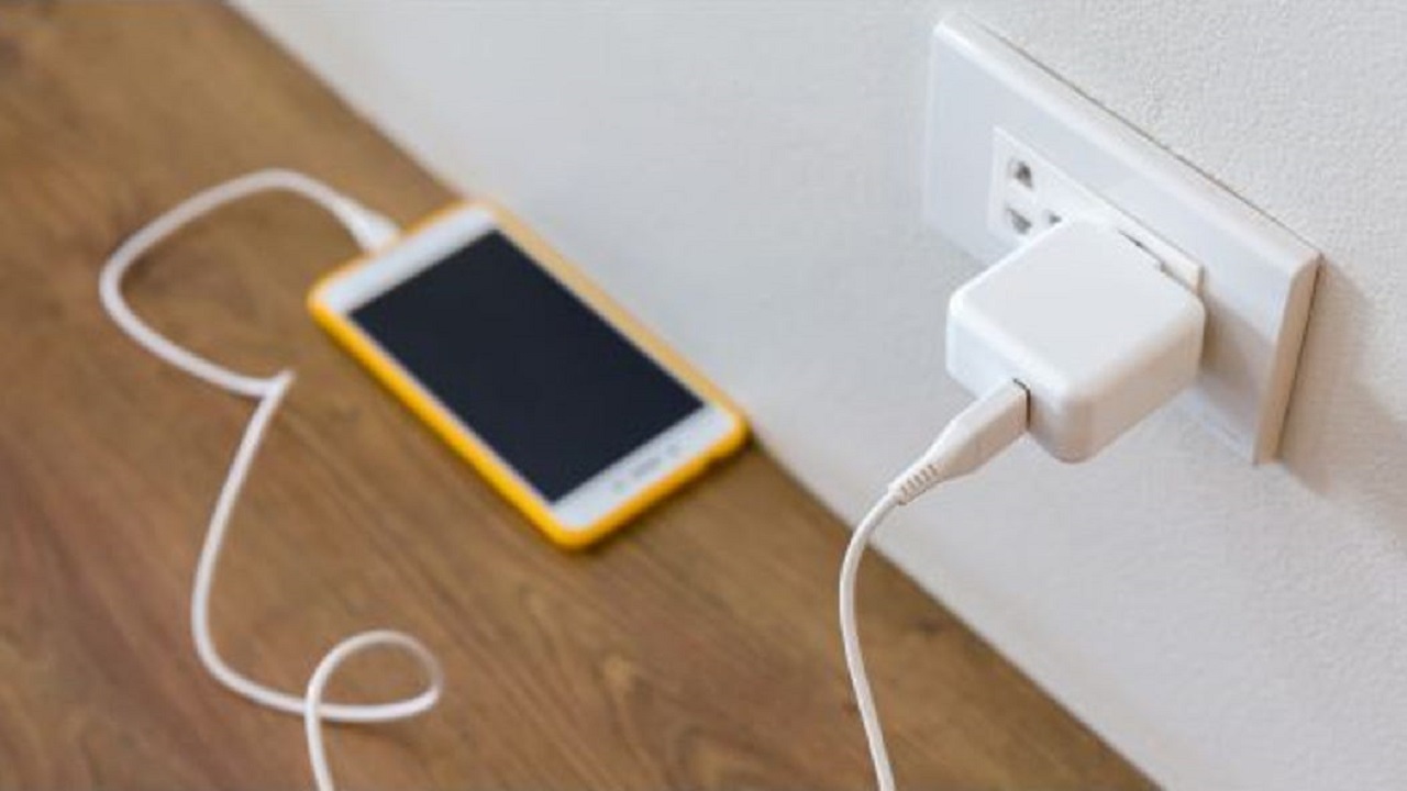 سرعت شارژرهای ۲۵ و ۴۵ وات سامسونگ بررسی شد