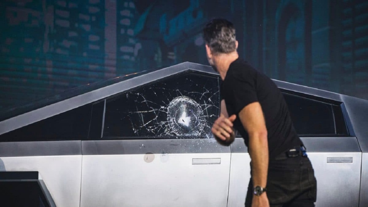 طعنه مدیر ارشد طراحی تسلا به طراحان اپل