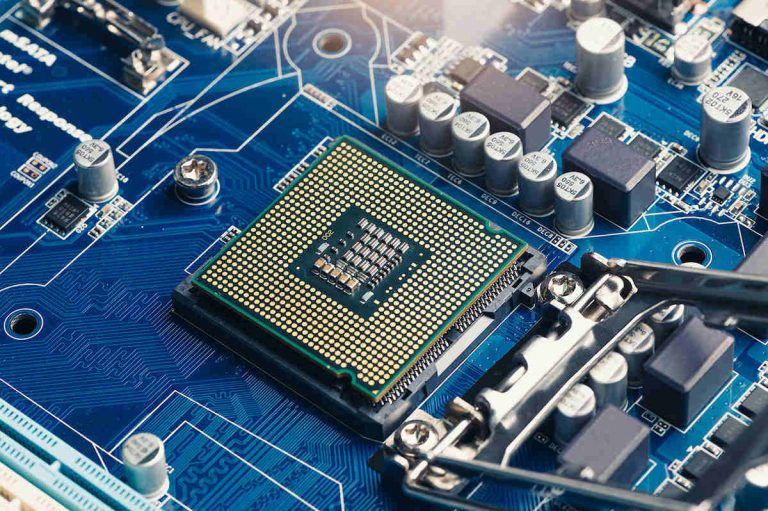 فروش جهانی بازار تراشه در سال 2021 برای اولین بار از نیم تریلیون دلار گذشت