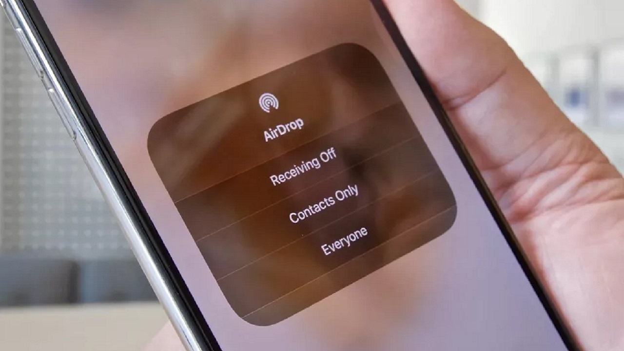 چگونه یک فایل را بین مک، آیفون یا آیپد AirDrop کنیم؟