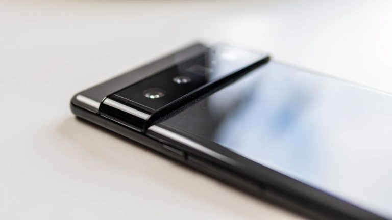 گوگل در حال کار بر روی گوشیهای دوگانه پیکسل ۷ است