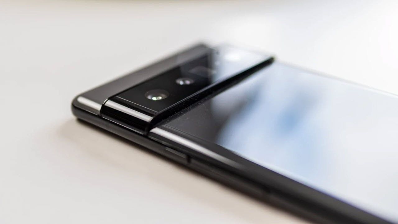 گوگل در حال کار بر روی گوشیهای دوگانه پیکسل ۷ است