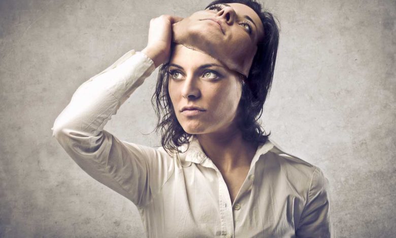 این افزونه کروم میتواند تصاویر جعلی پروفایل را با دقت بالایی تشخیص دهد
