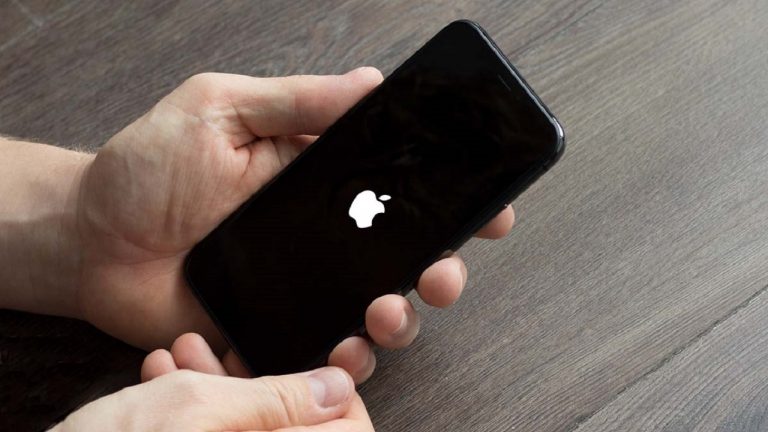 معرفی آیفون SE در رویداد Peek Performance اپل