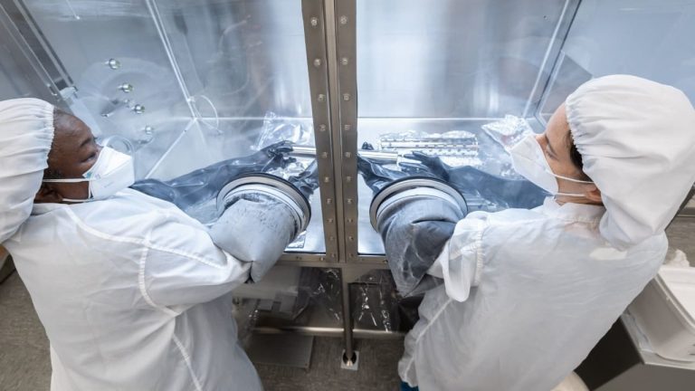 ناسا یک نمونه ۵۰ ساله از ماه را رونمایی می‌ کند