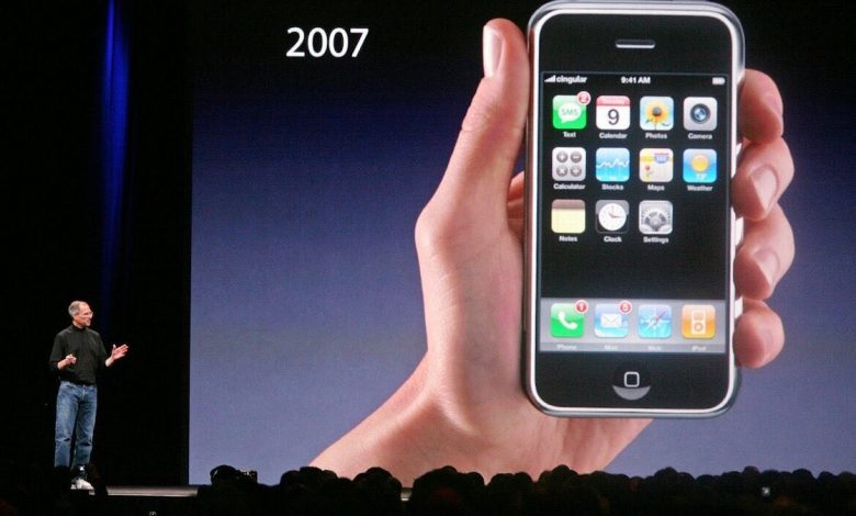 یک پیش‌بینی اشتباه از آینده آیفون در سال 2007: «محصولات همگرا موفق نمی‌شوند»