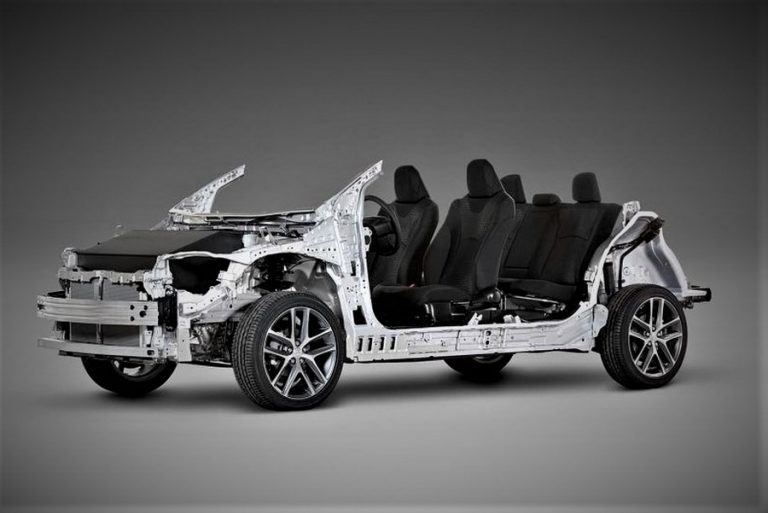 ایران پلتفرم بومی ندارد؛ ناکامی ۷۰ ساله صنعتی مونتاژ خودرو در کشور