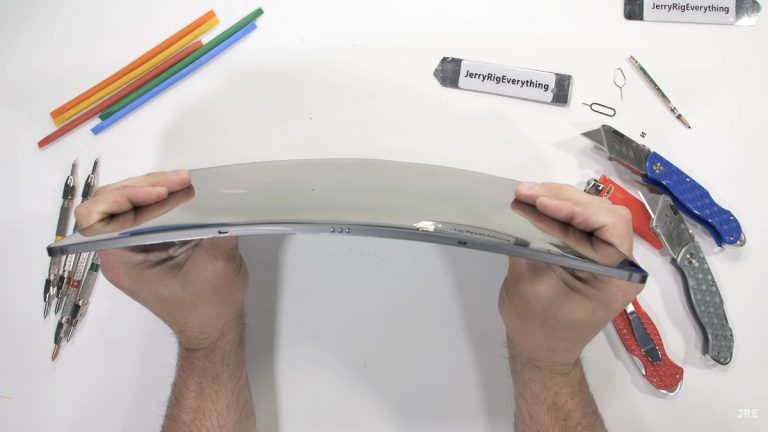 تبلت غول‌پیکر گلکسی تب S8 اولترا از تست مقاومت سربلند بیرون آمد [تماشا کنید]