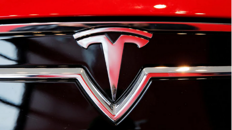 تسلا خودرو‌های الکتریکی خود را در ۳ ماه آینده تحویل می‌دهد