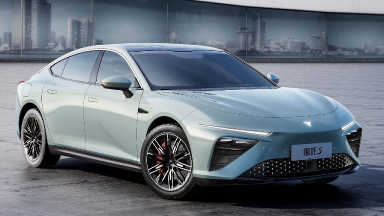 حمله Nezha S به تسلا؛ اولین خودران سطح چهار با 13 دوربین، 12 سنسور التراسونیک، 5 رادار و 2 لایدار