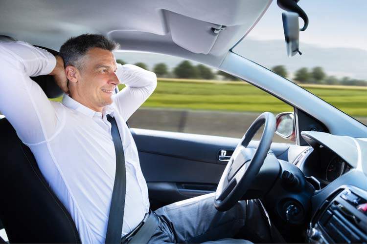 رانندگان ماشین‌های خودران می‌توانند پشت فرمان فیلم و تلویزیون ببینند