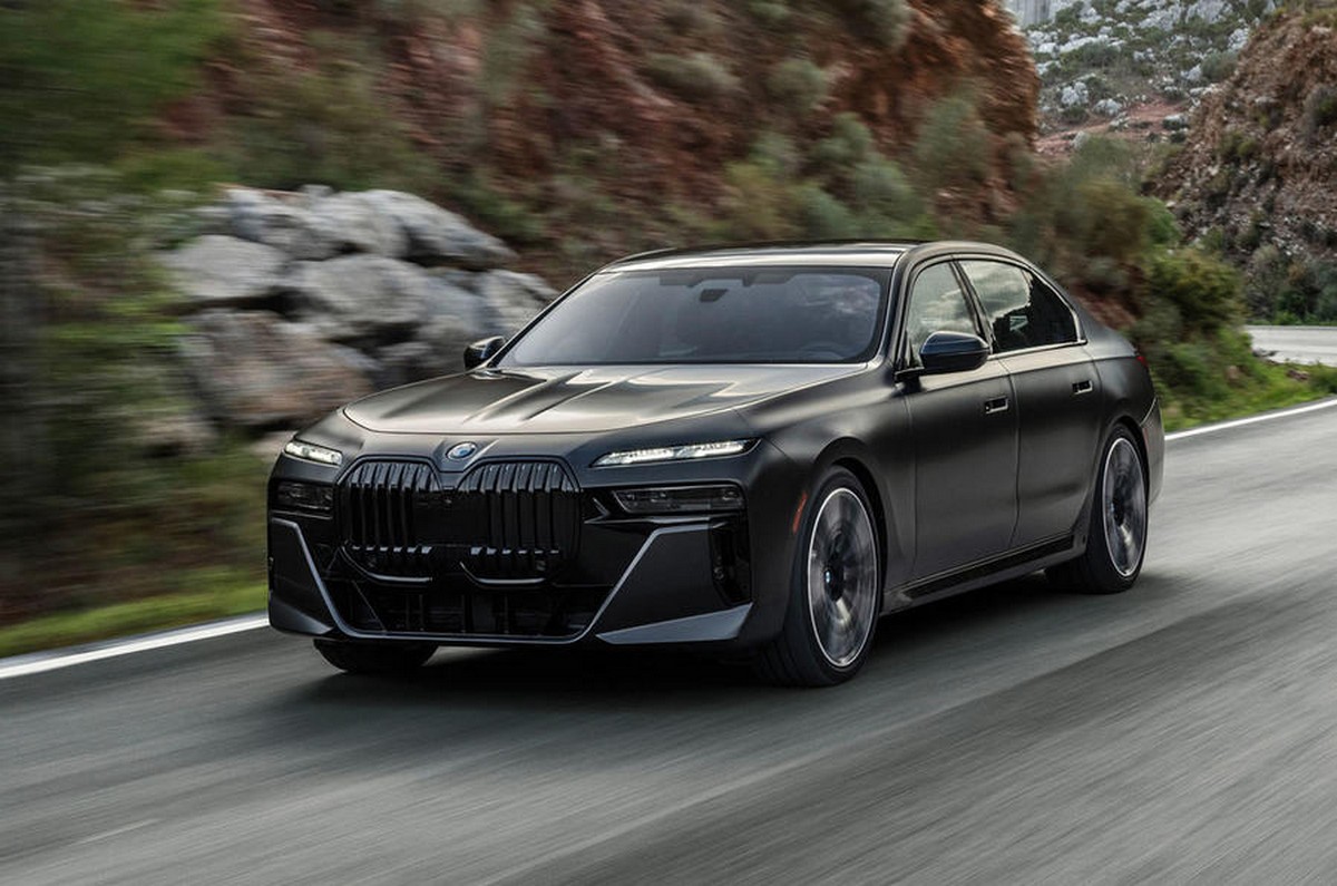 زشت ترین و لوکس ترین بی ام و سری هفت تاریخ در دو مدل برقی و بنزینی معرفی شد