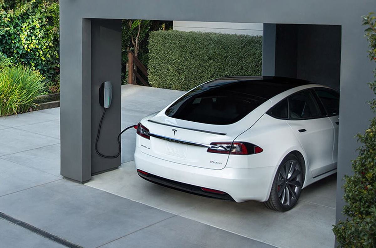 صنعت خودرو در مسیر بازار موبایل؛ اتومبیل‌های تسلا بدون شارژر سیار عرضه می‌شوند