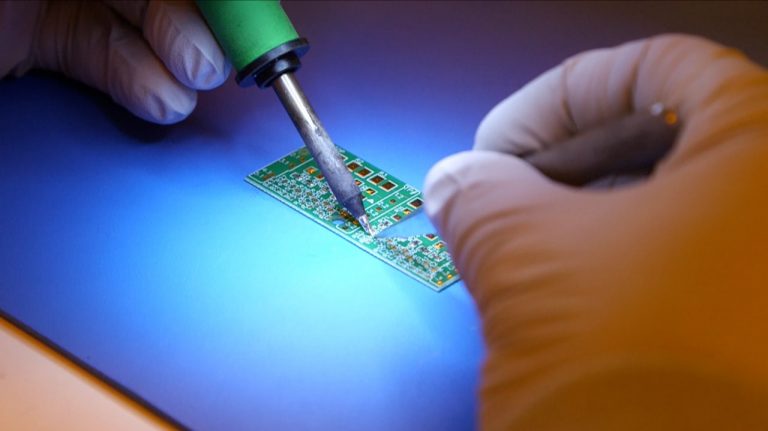 فروش تراشه در سال 2022 با ثبت رکورد جدیدی به 427 میلیارد واحد میرسد