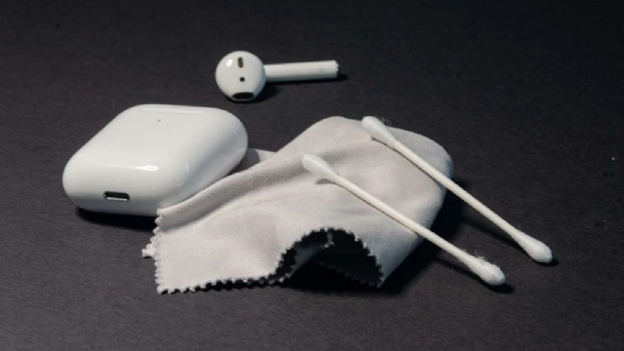 نحوه تمیز کردن هدفونهای بی سیم