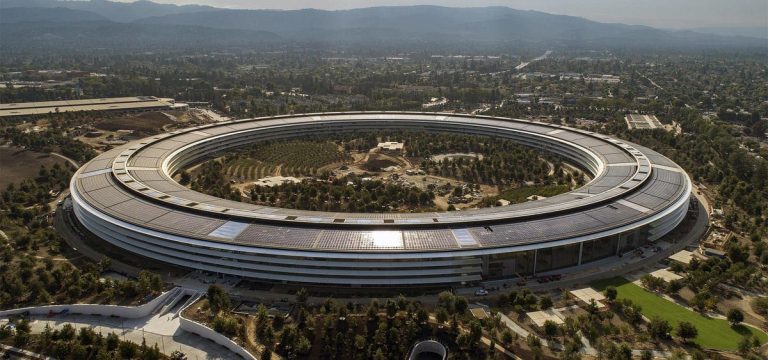 اپل برنامه کاهش میزان دورکاری را به علت افزایش موارد ابتلا به کرونا به تعویق انداخت