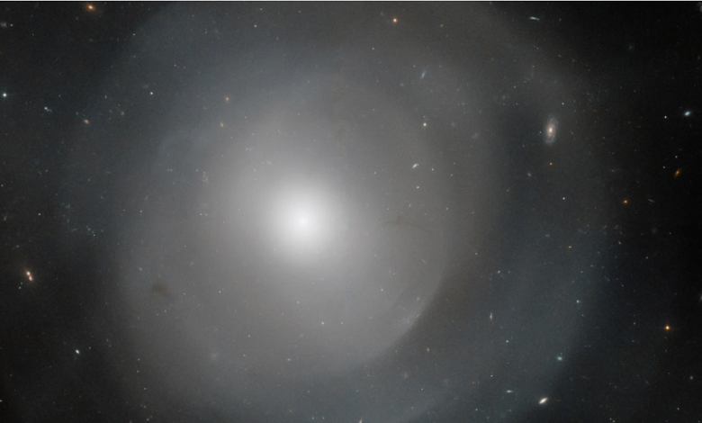 تلسکوپ هابل کهکشان NGC 474 را در محیطی مرموز کشف کرد