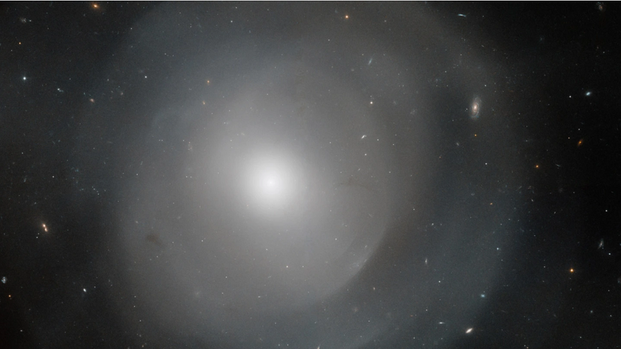 تلسکوپ هابل کهکشان NGC 474 را در محیطی مرموز کشف کرد