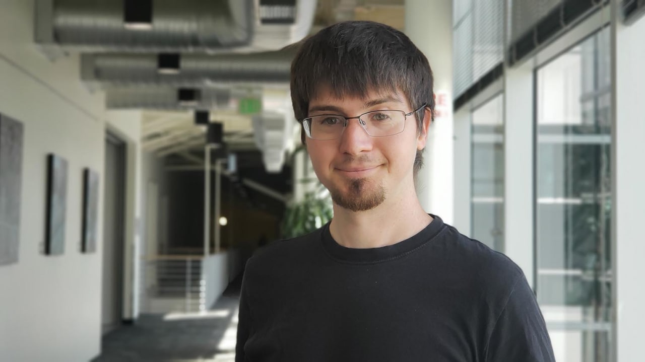 مدیر بخش یادگیری ماشینی اپل به دلیل سیاست بازگشت به دفاتر استعفا داد