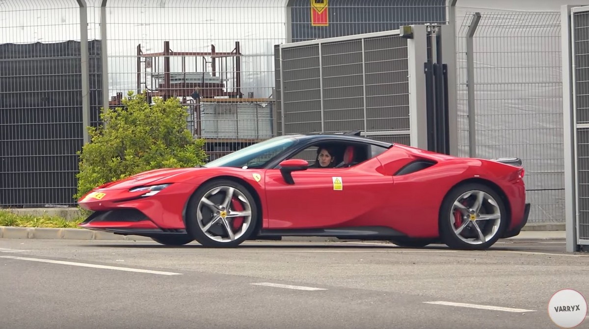 مهندسی معکوس به سبک ایتالیایی؛ لامبورگینی یک دستگاه فراری SF90 خریداری کرد