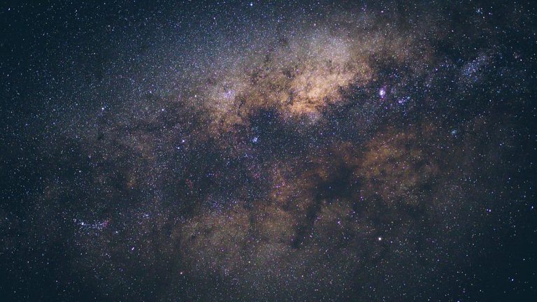 چرا تا به امروز موجودات فرازمینی به سیاره ما سفر نکرده‌اند؟