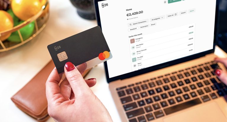 چگونه کارت اعتباری بین‌المللی رایگان بسازیم؟